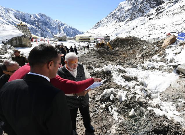 exclusive images of PM Modi visit of Kedarnath on diwali